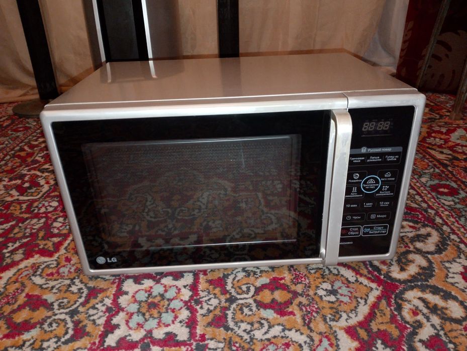 Срочно Продам микроволновую Печ LG