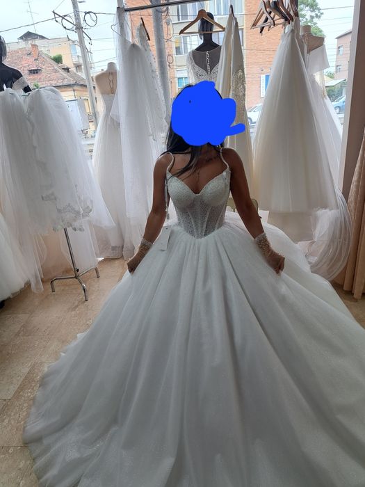 Rochie de mireasa cu pietre