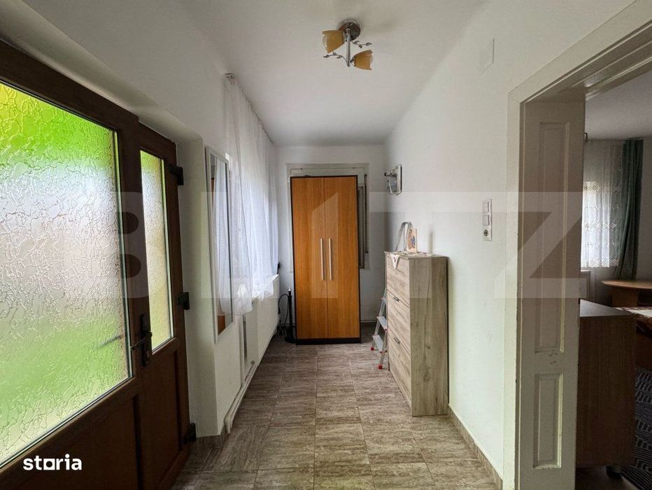 Casa de vanzare, cu 3 camere, 120 mp, 1080 mp teren, zona Simeria
