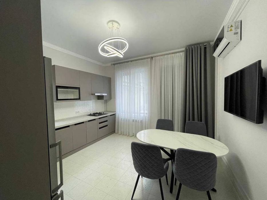 Аренда Евродома на Никитина с летним басейном ( н473 )