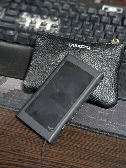 Hi-res Аудиоплеер Sony Walkman A55 + наушники Jbl live pro +