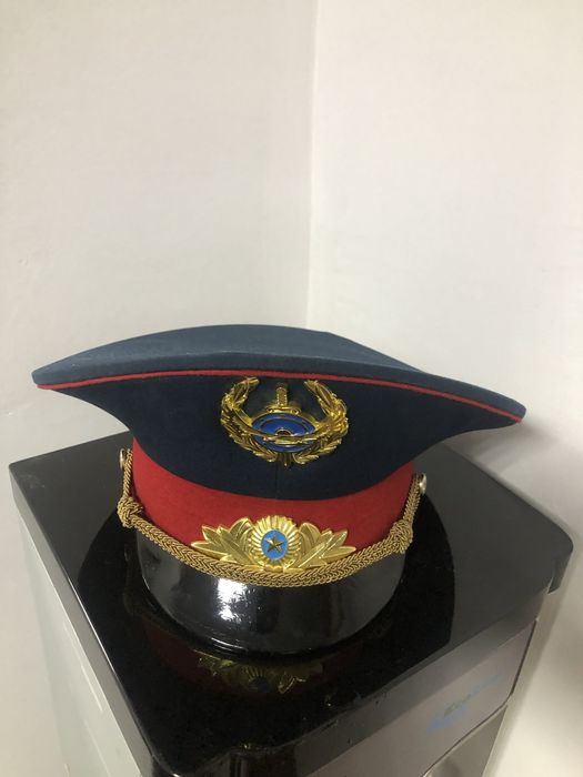 Поодам фуражку мвд 59 размер.