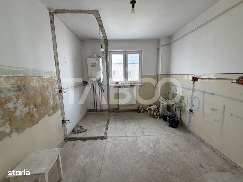 Apartament 2 camere semidecomandat balcon aer conditinat 13 Decembrie