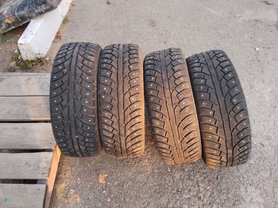 Продам  Зимние шины