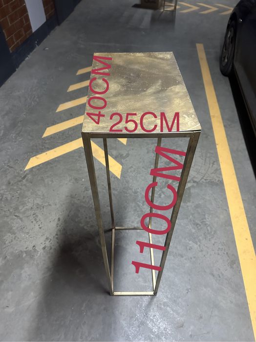 Подставка для цветов и букеты