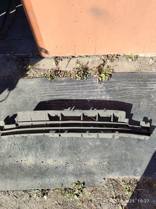 Губа на передний бампер Фольксваген Пассат В3