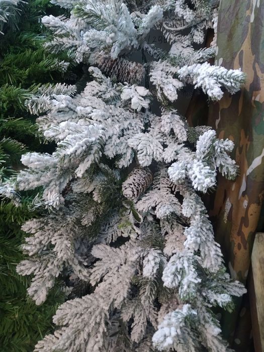 Гир,Искусственный  снег,,Ветки ели зас