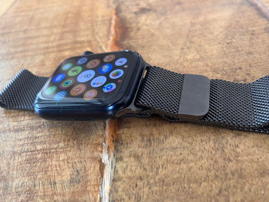Apple Watch SE 2023