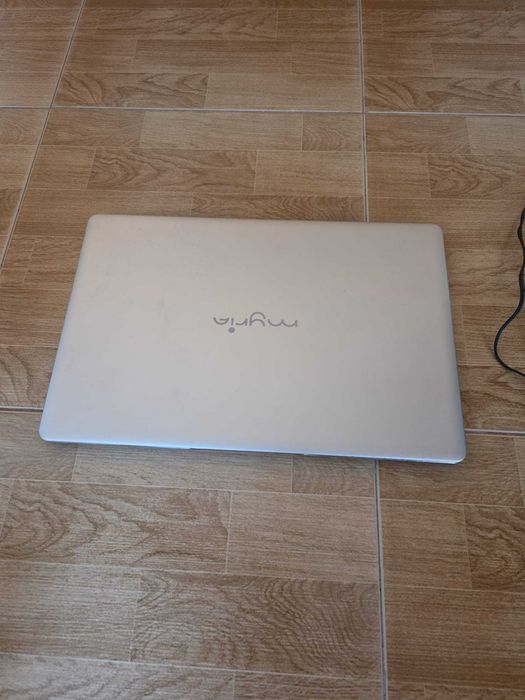 Laptop Myria slim