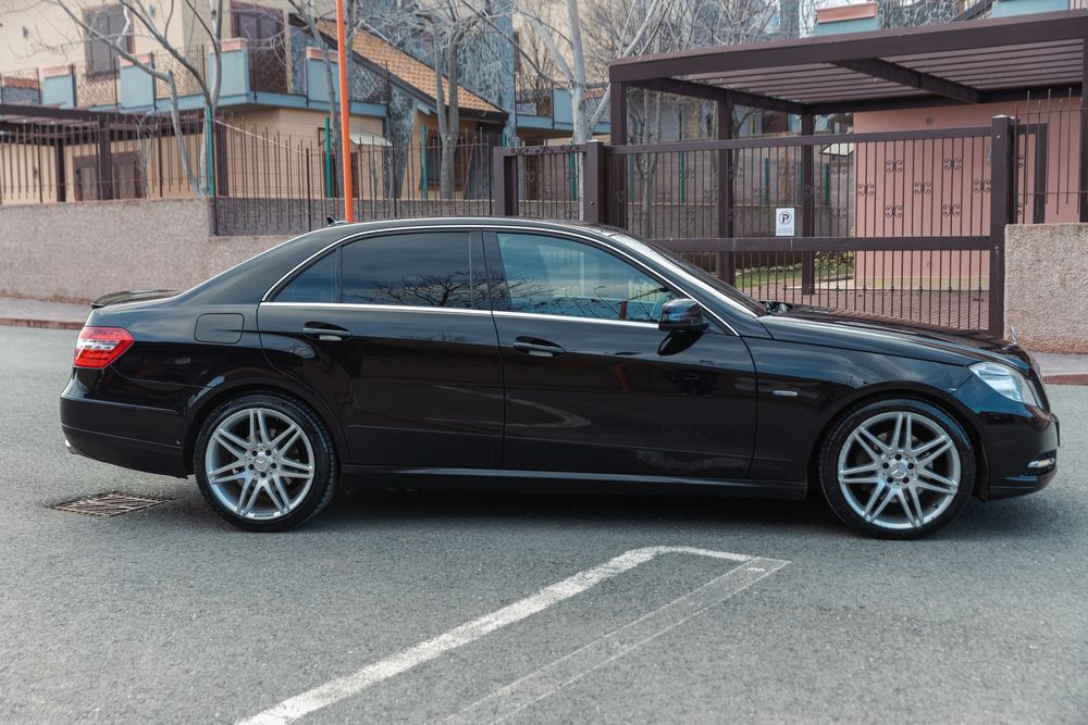 Vând sau schimb Mercedes Benz E350 CDI AVANTGARDE