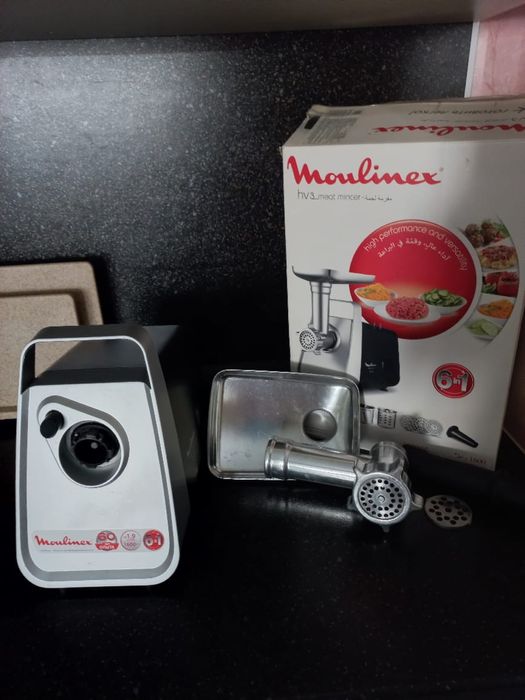 Мясорубка электрическая Moulinex