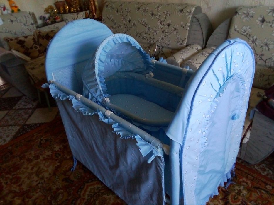 Детская кроватка