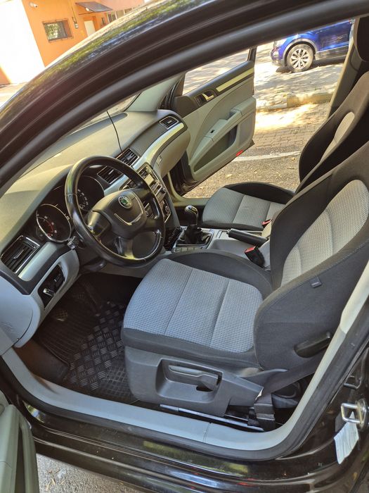 SKODA Superb 2011 — imagine 5