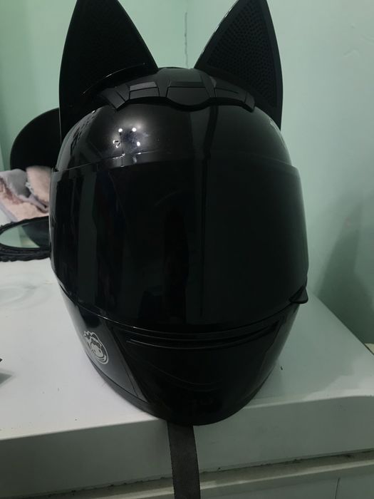 продается шлем новый почти