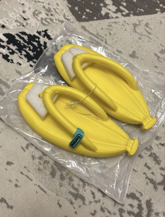 Тапочки, шлепанцы, слансы. Бананы.