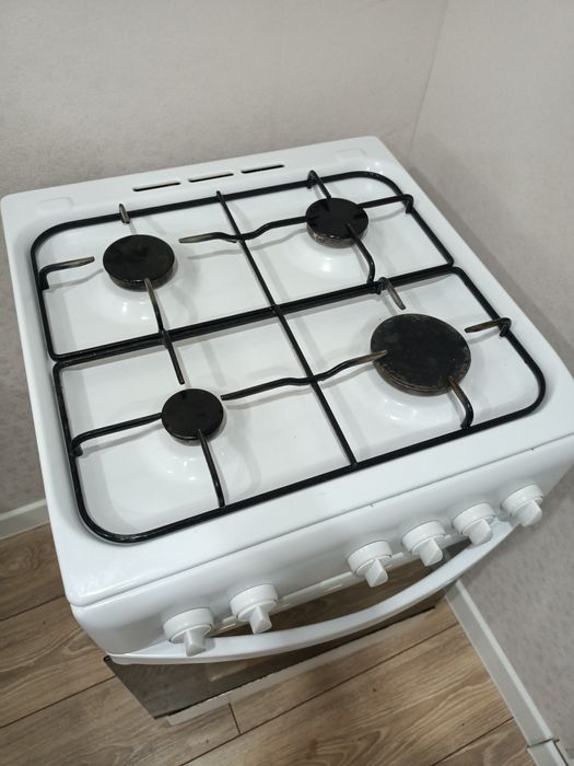 Продам газовую плиту INDESIT