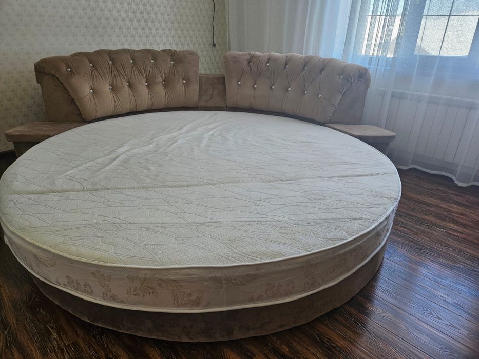 Круглая кровать с матрасом