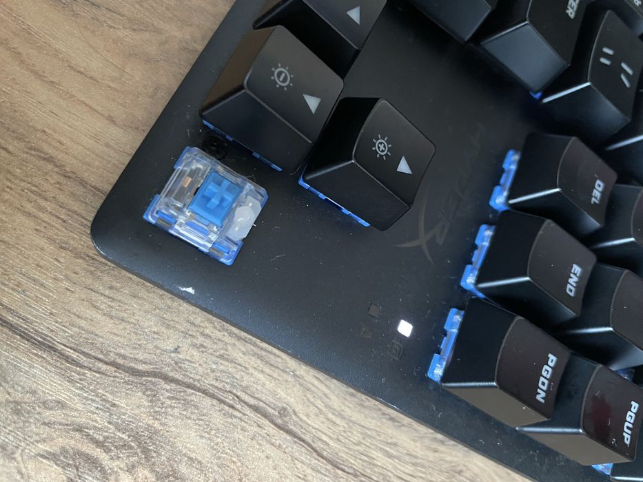 продам клавиатуру hyperx alloy origins core