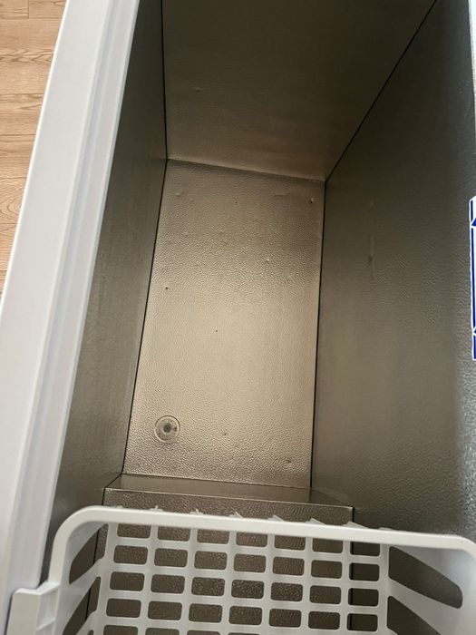 Продаю морозильник новый