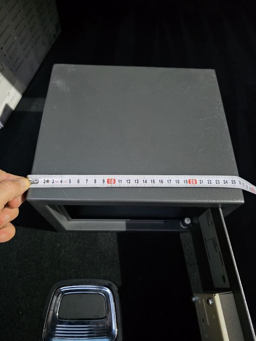 Метален сейф/каса VALBERG