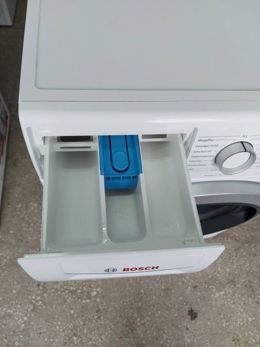 Пералня BOSCH 6 Serie 9кг
Цена:270евро
Капацитет на пране 9кг.
Енергиен клас А+++
1400 оборота
Дисплей
Осветление на барабана
Инверторен мотор
Стандар
