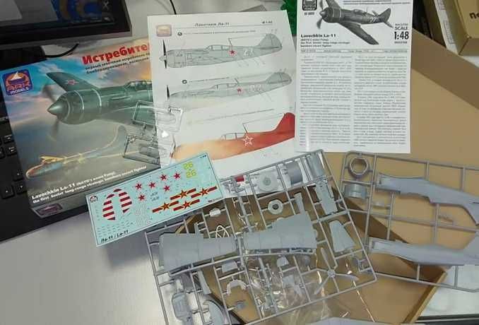 Сборная модель самолета Ла-11 (ARK Models, 1/48)