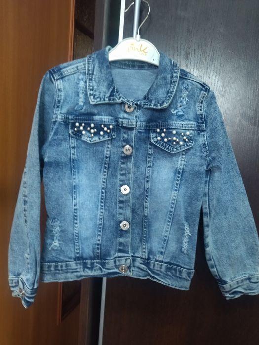 Продам      детские вещи    на 3- 5 лет.