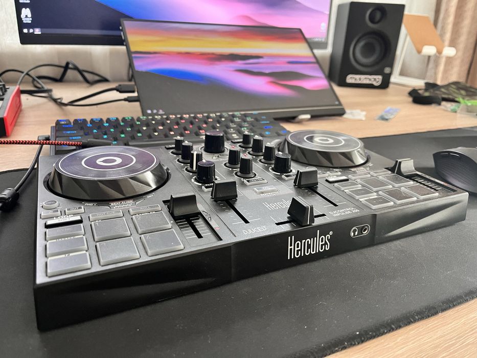 Dj  controller Hercules impulse 200