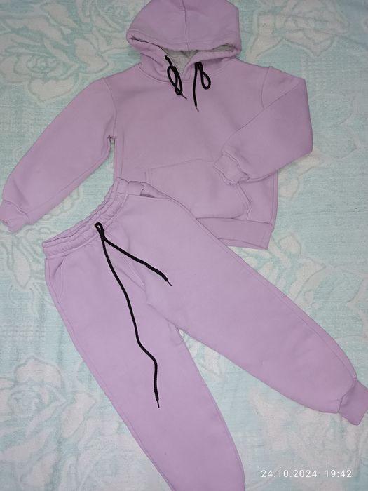 Костюм тёплый на девочку 5-6 лет.