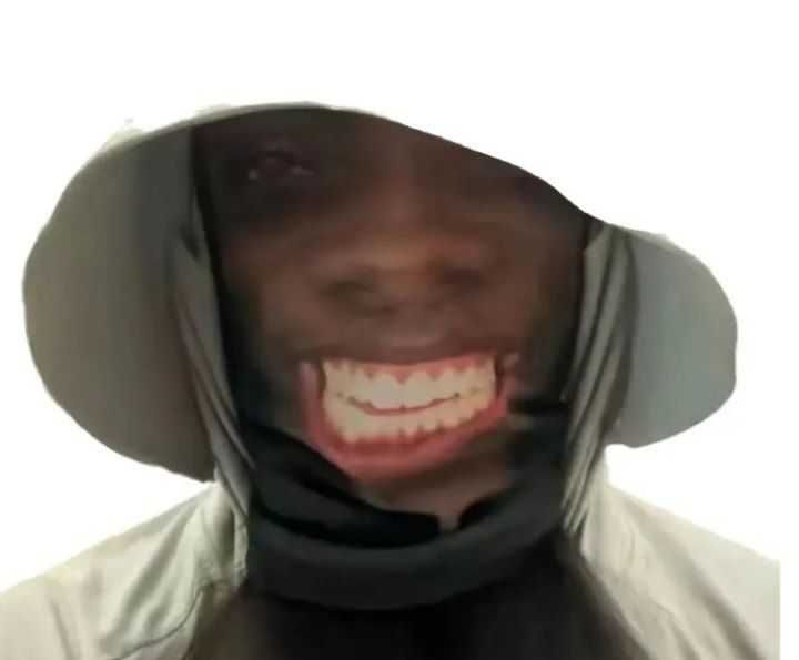 Маска для лица смешная