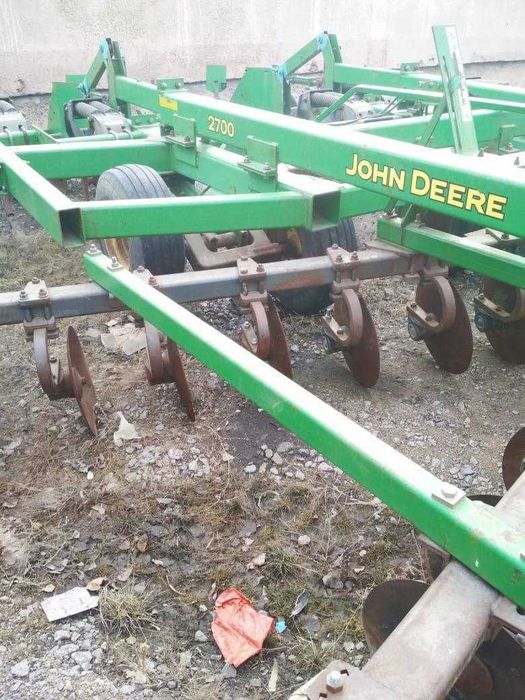 Продаётся глубокорыхлитель John Deere 2700