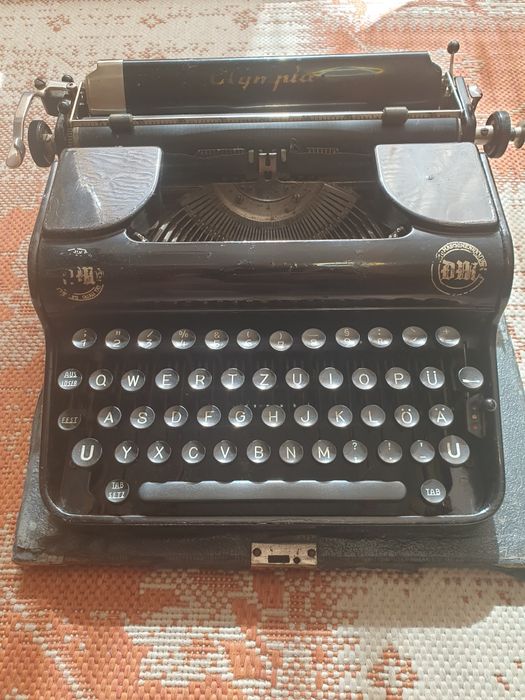Пишещи машини РАЗПРОДАЖБА  Адлер, Континентал,Ерика, Идеал,Триумф