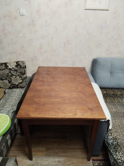 Продам стол полированный