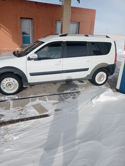 Lada largus cross