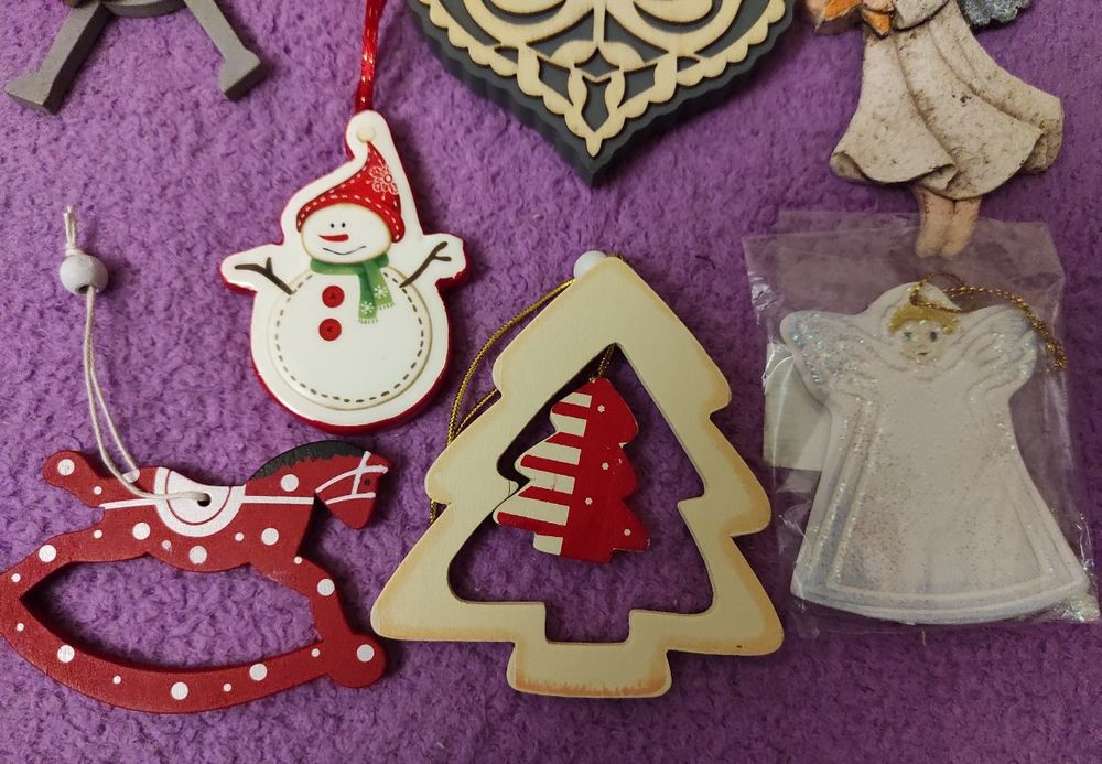 Коледни играчки за елха