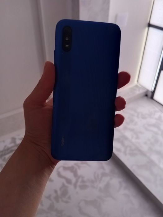 Redmi 9 idddeal holda