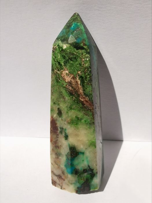 Гранат Шунгит Терахерц Чароит Хризокола Родохрозит Рубин Малахит Кварц