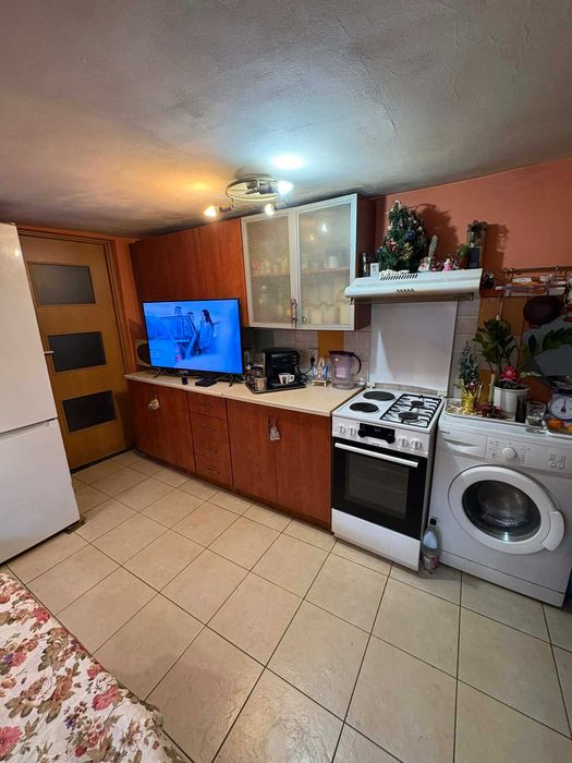 Продава 1/2 идеална част от къща в Силистра до автогарата