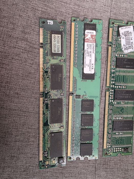 Оперативная память DDR2 / SDRAM PC100 — 4 планки