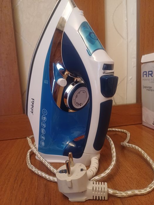Продаю утюг StarLux (новый)