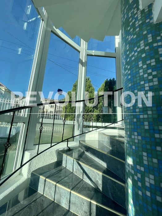 Дава се под наем Къща в к.к. Златни пясъци - 180 кв.м за 1018.98 € - Снимка #15