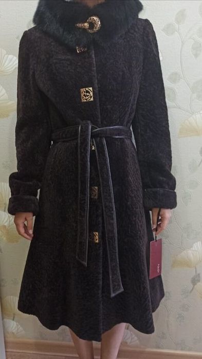Шуба из овчины новая