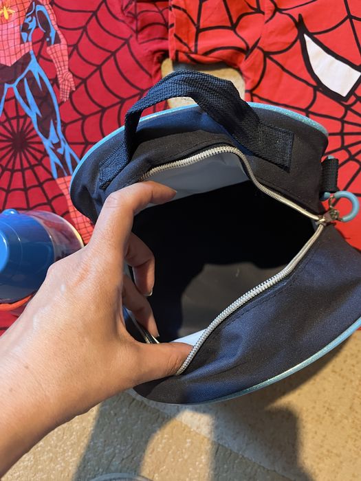 Сет 2 блузи spiderman, лампа и прожектор spiderman и чанта spiderman