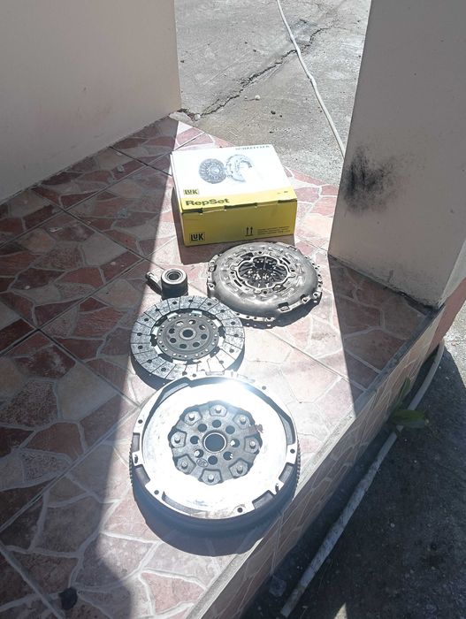 Kit ambreiaj Renault master 3 motor 2,3 volantă placă disc și rulment de presiune 1500 lei