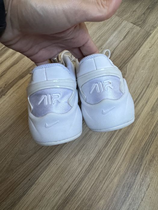 Оригинални бели маратонки Nike Air Max Bolt! 36,5 н