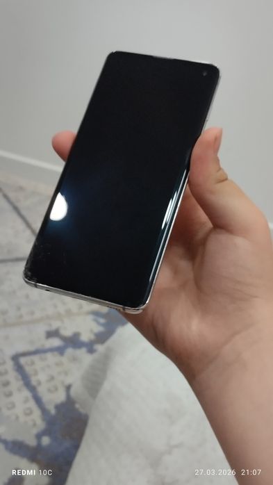 Продам Samsung s10