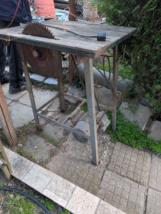 Циркуляр с плот и нож