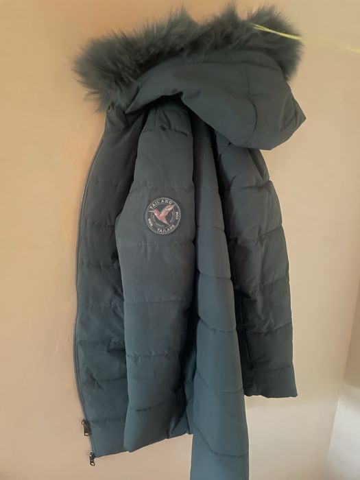 Продам куртку для девочки пуховик для осени зима размер неподошол