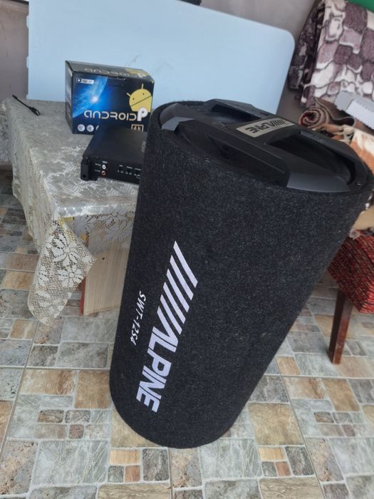 Vând pachet audio (subwoofer, stație și navigație android)