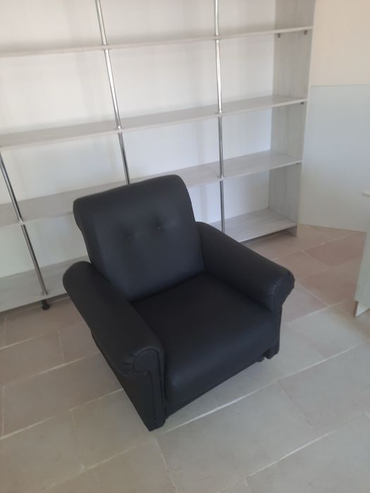 Charm qora yumshoq va qulay kreslo